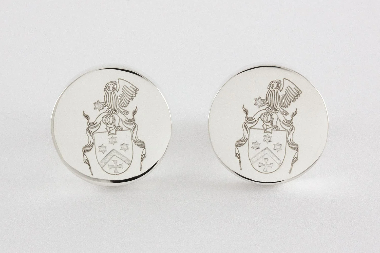 Family crest engraved on sterling silver cufflinks, ZAUNICK atelier